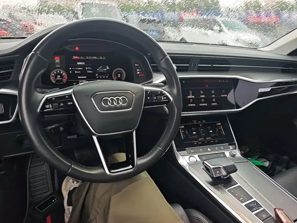 Audi A6L — фото 10