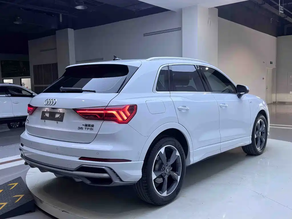 Audi Q3 — фото 6