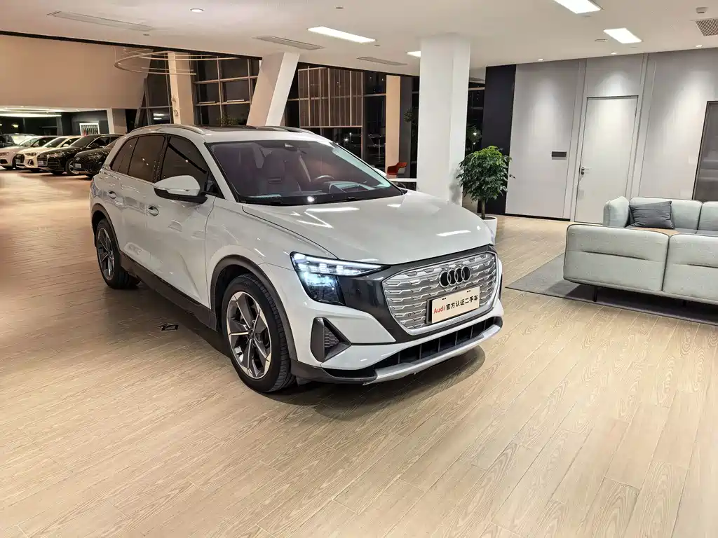 Audi Q5 e-tron — фото 3