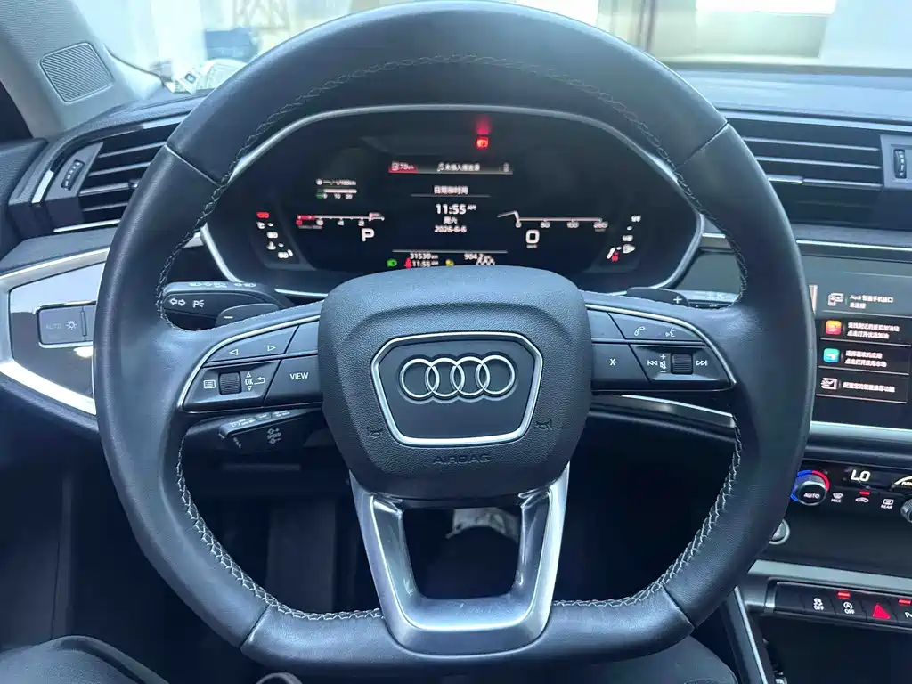 Audi Q3 — фото 11