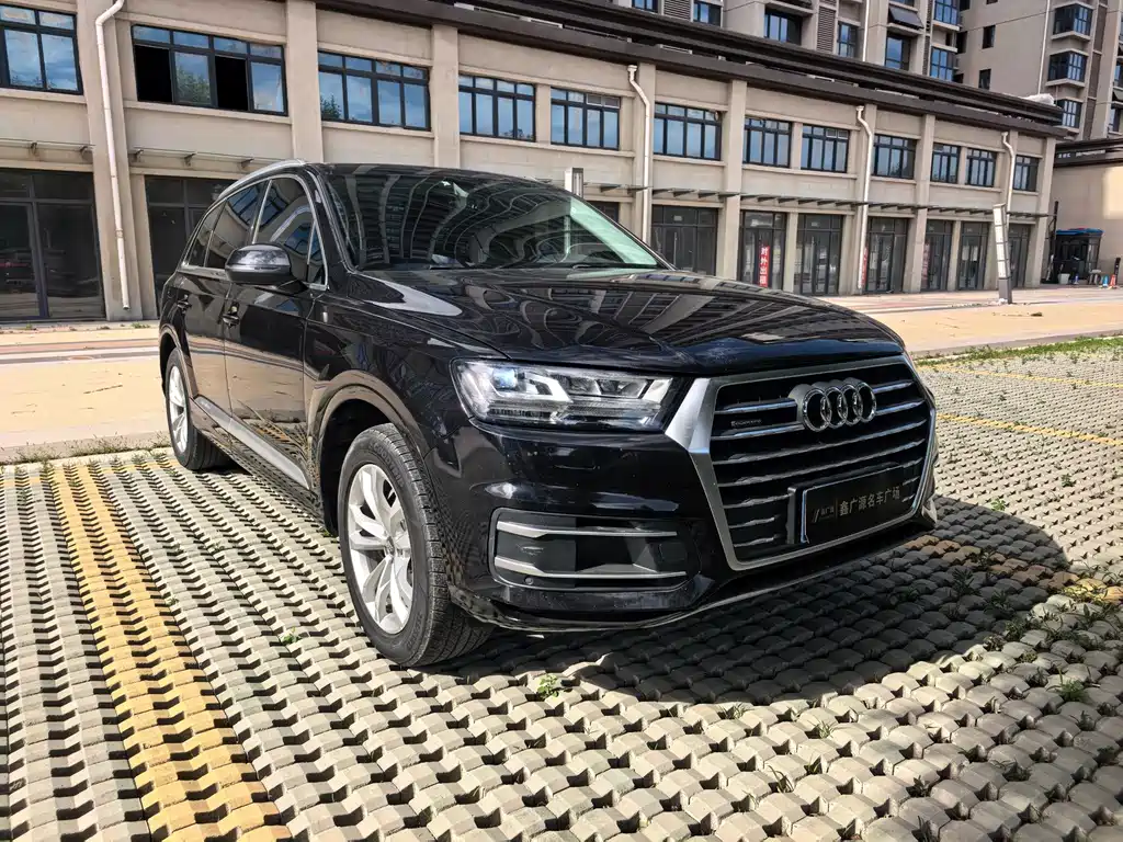 Audi Q7 — фото 3