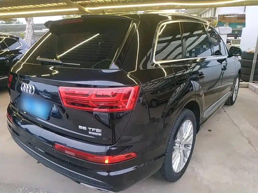 Audi Q7 — фото 7