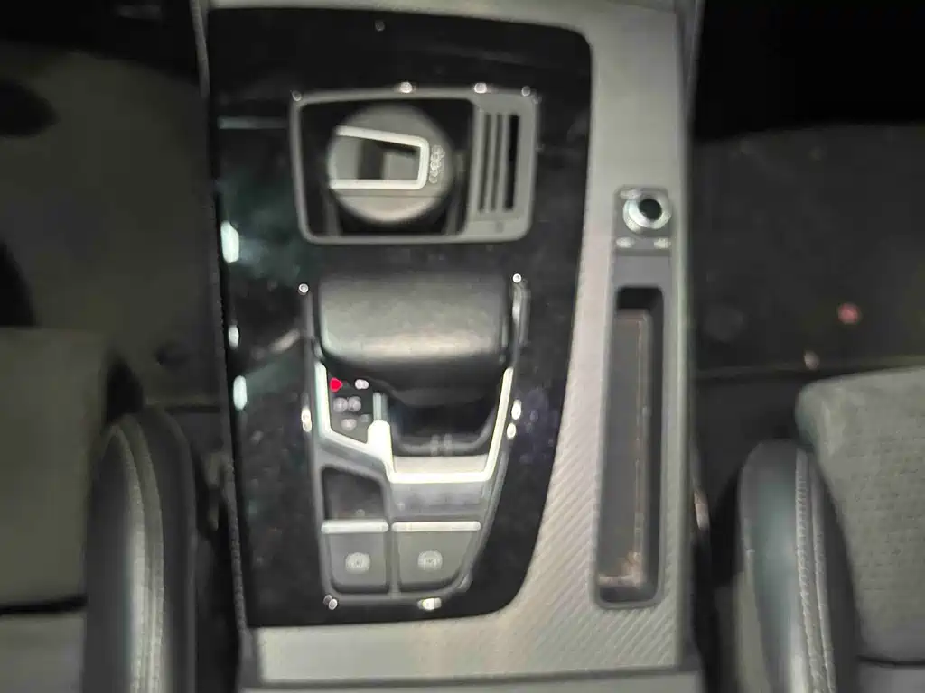 Audi Q5L Sportback — фото 14