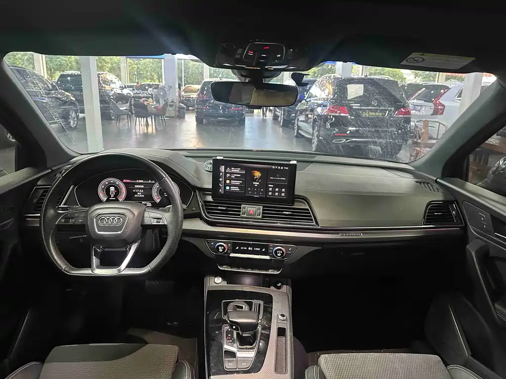 Audi Q5L Sportback — фото 17