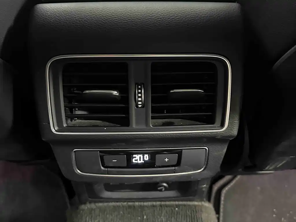 Audi Q5L Sportback — фото 19