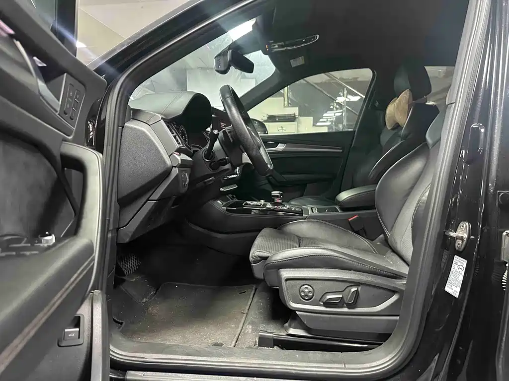Audi Q5L Sportback — фото 7