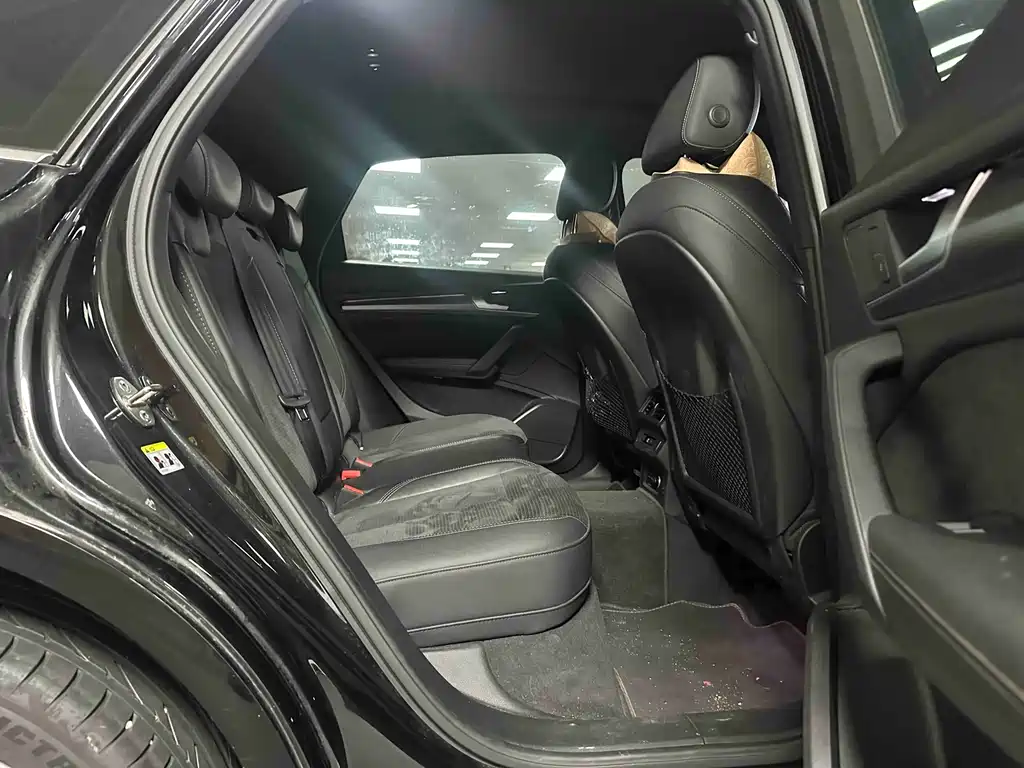 Audi Q5L Sportback — фото 10