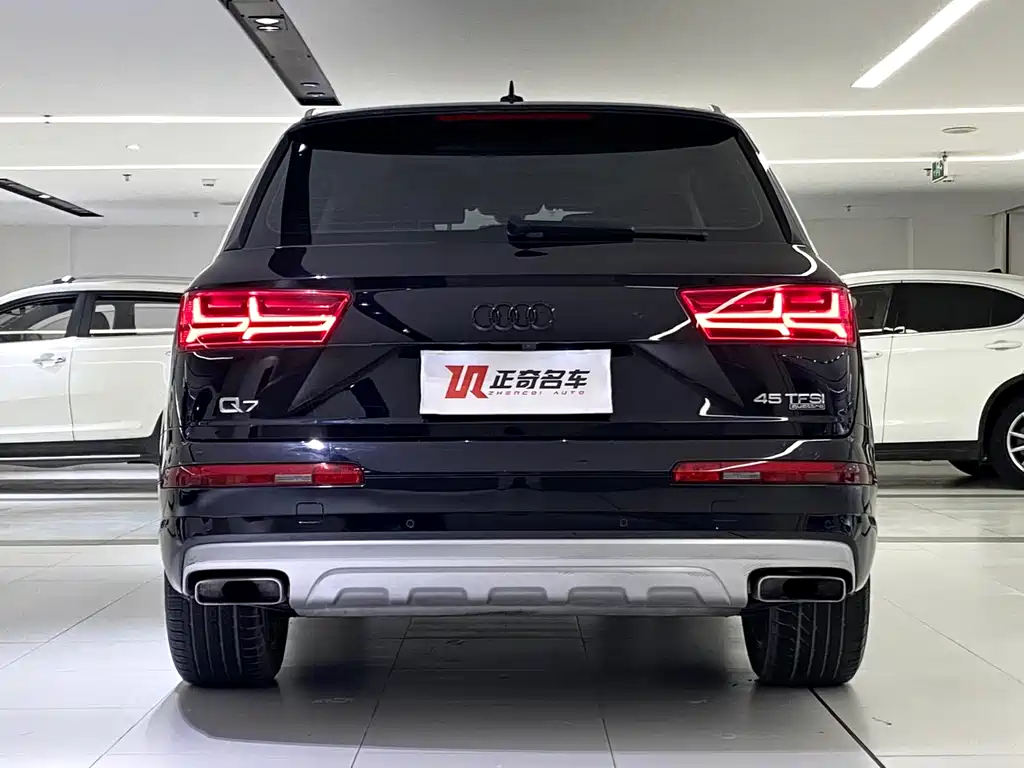 Audi Q7 — фото 6