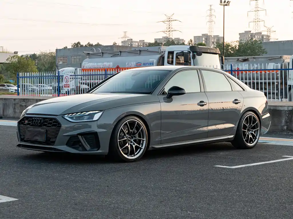Audi S4