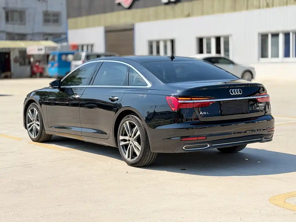 Audi A6L — фото 5