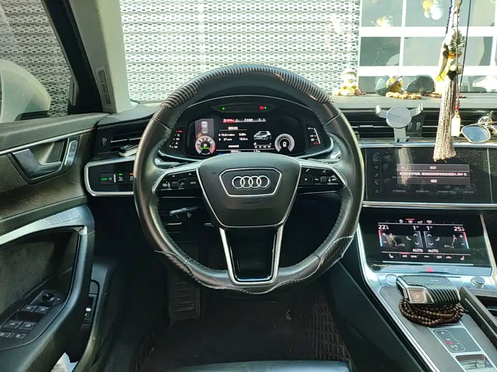 Audi A6L — фото 11