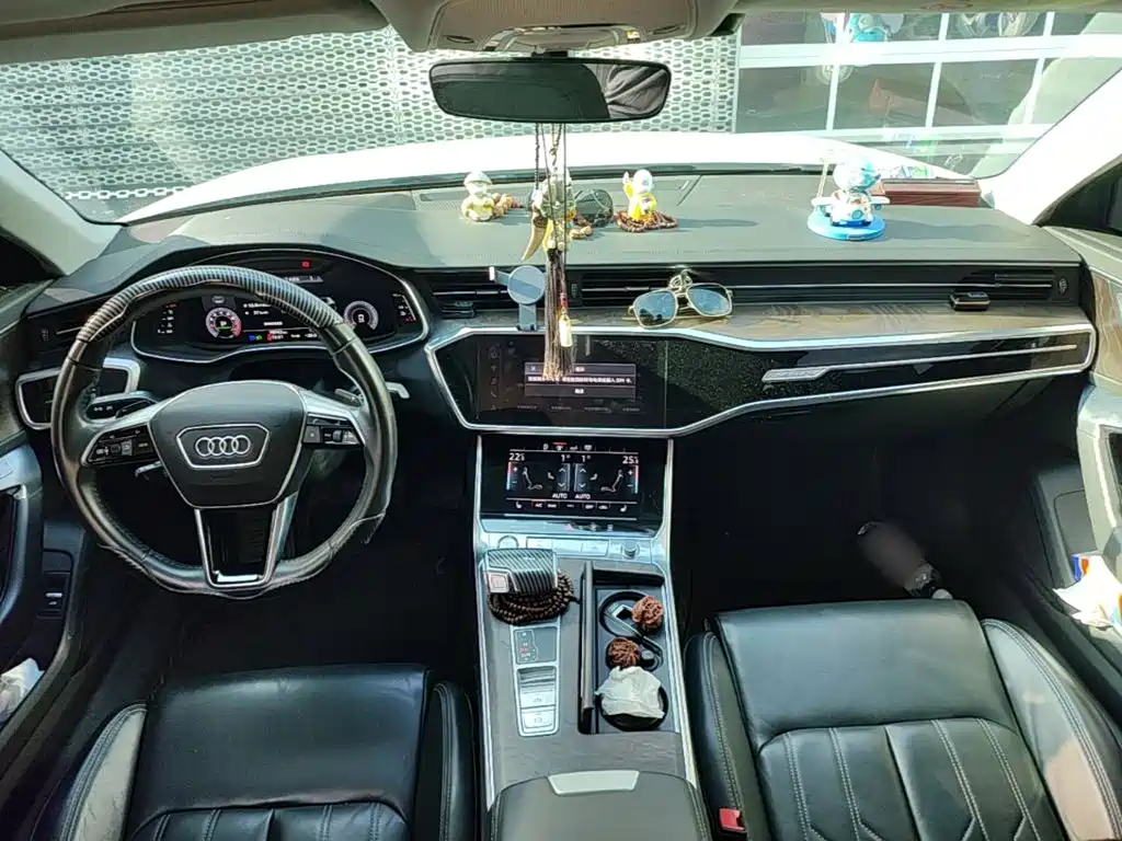 Audi A6L — фото 10