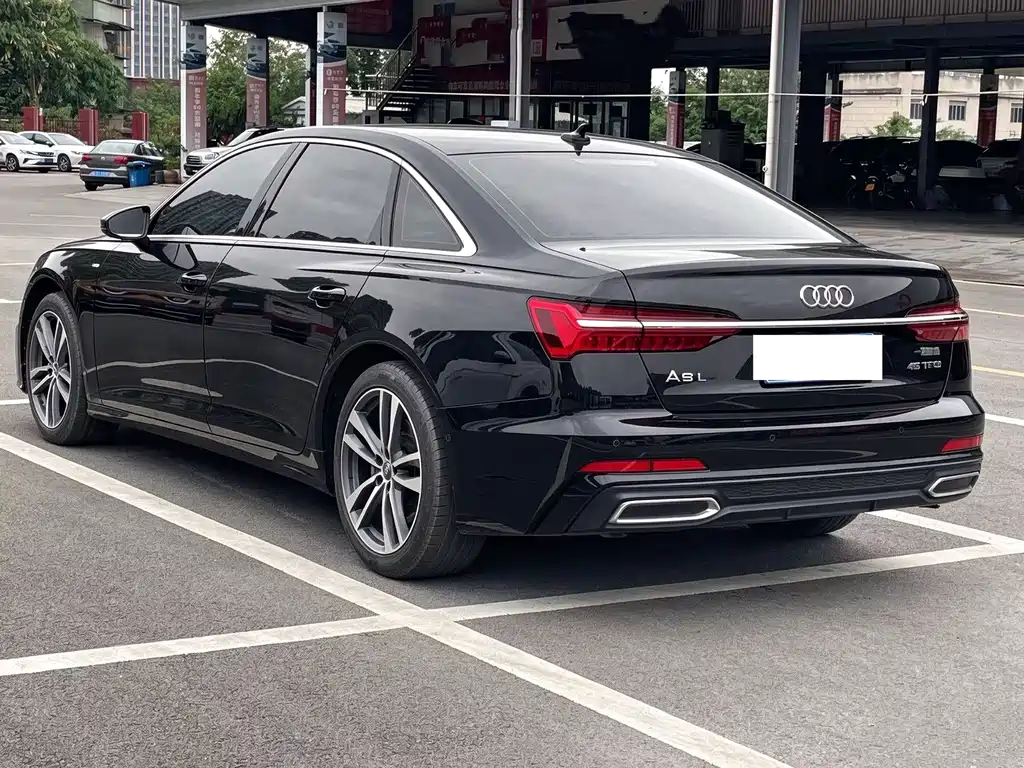 Audi A6L — фото 7