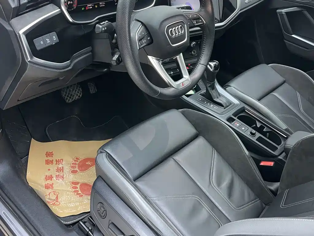 Audi Q3 Sportback — фото 19