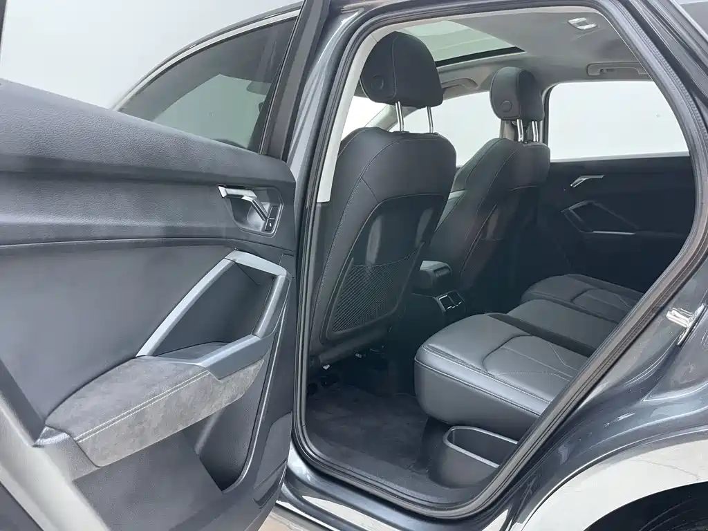 Audi Q3 Sportback — фото 20