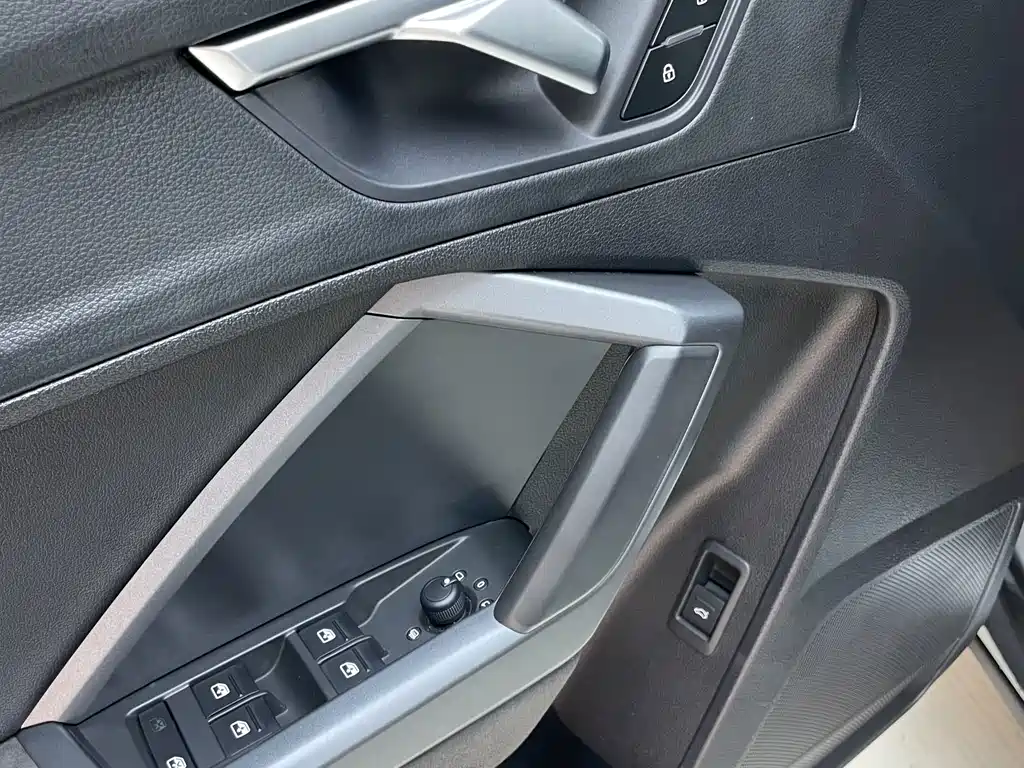 Audi Q3 Sportback — фото 24