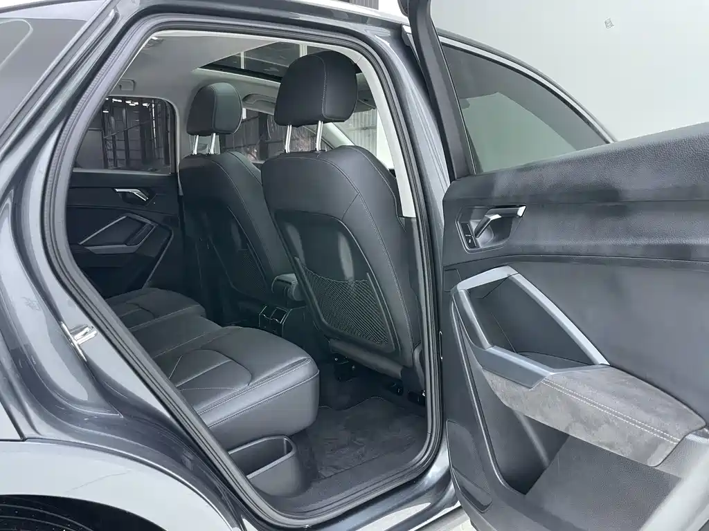 Audi Q3 Sportback — фото 29