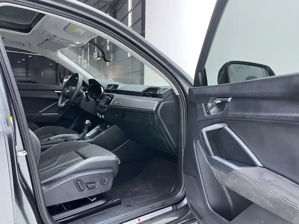 Audi Q3 Sportback — фото 30