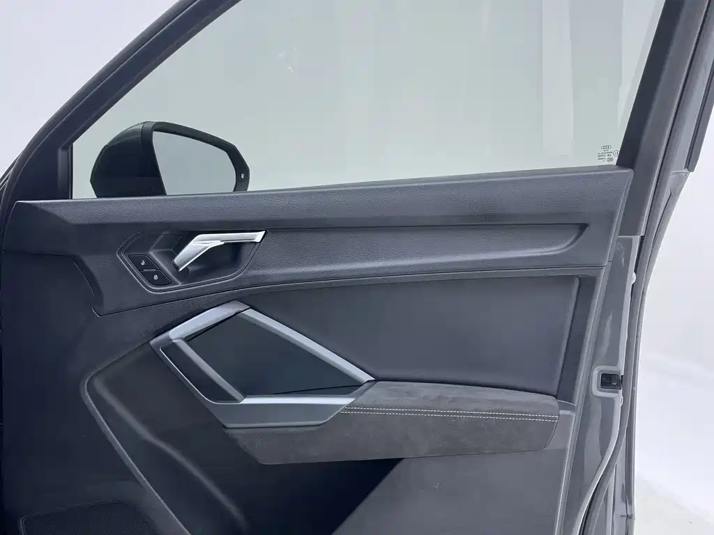 Audi Q3 Sportback — фото 31