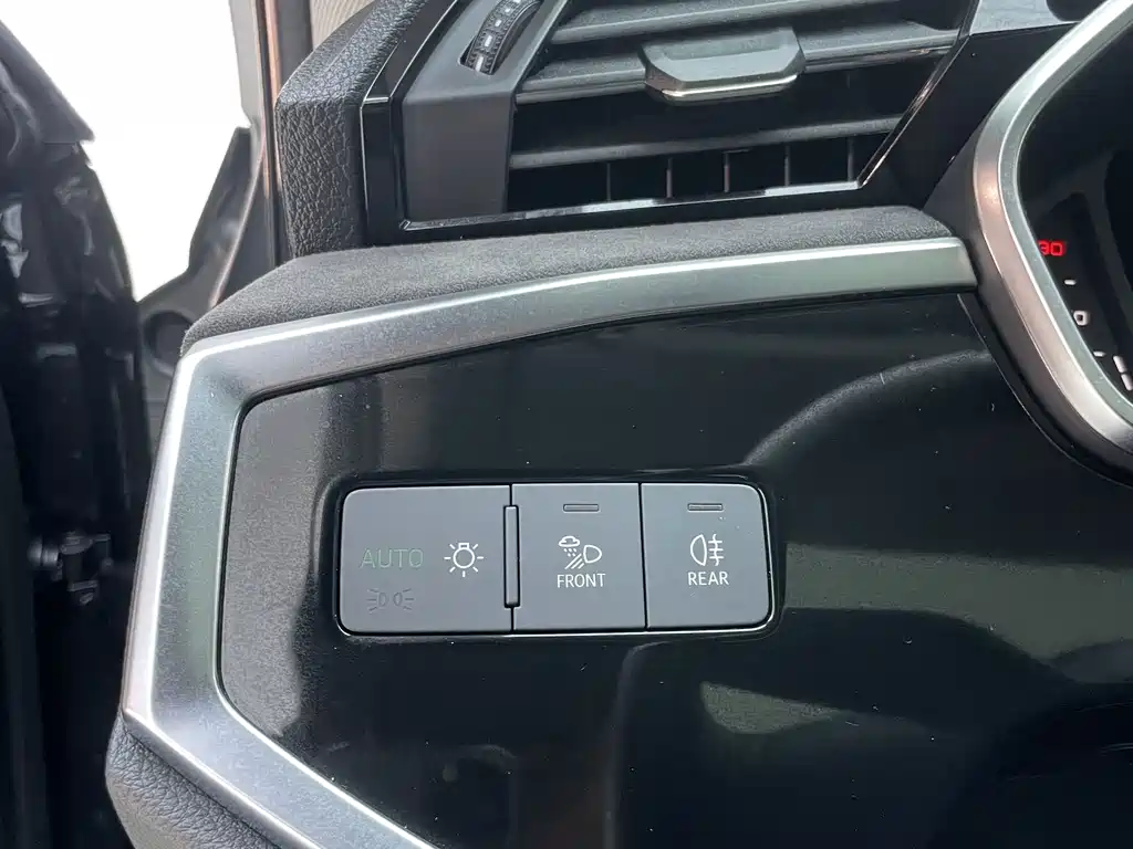 Audi Q3 Sportback — фото 10