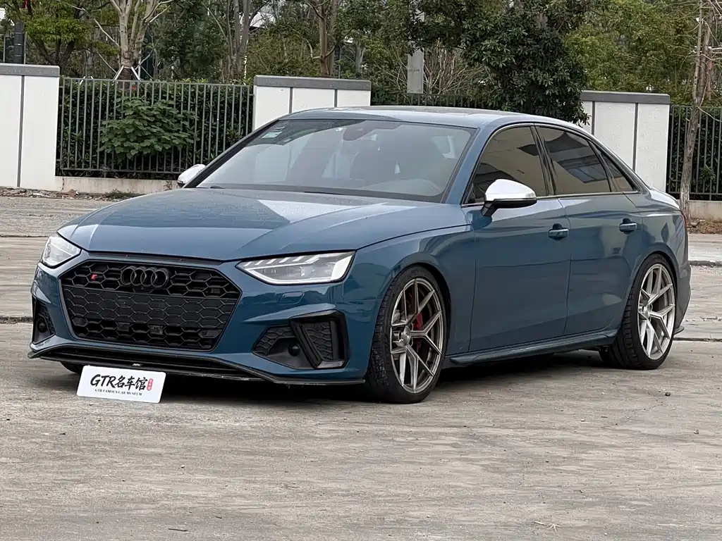 Audi S4