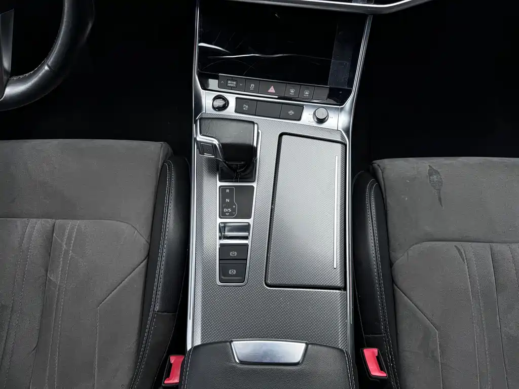 Audi A6L — фото 7