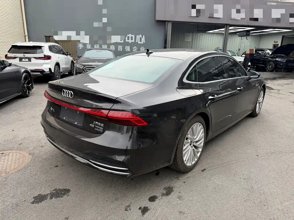 Audi A7L — фото 9