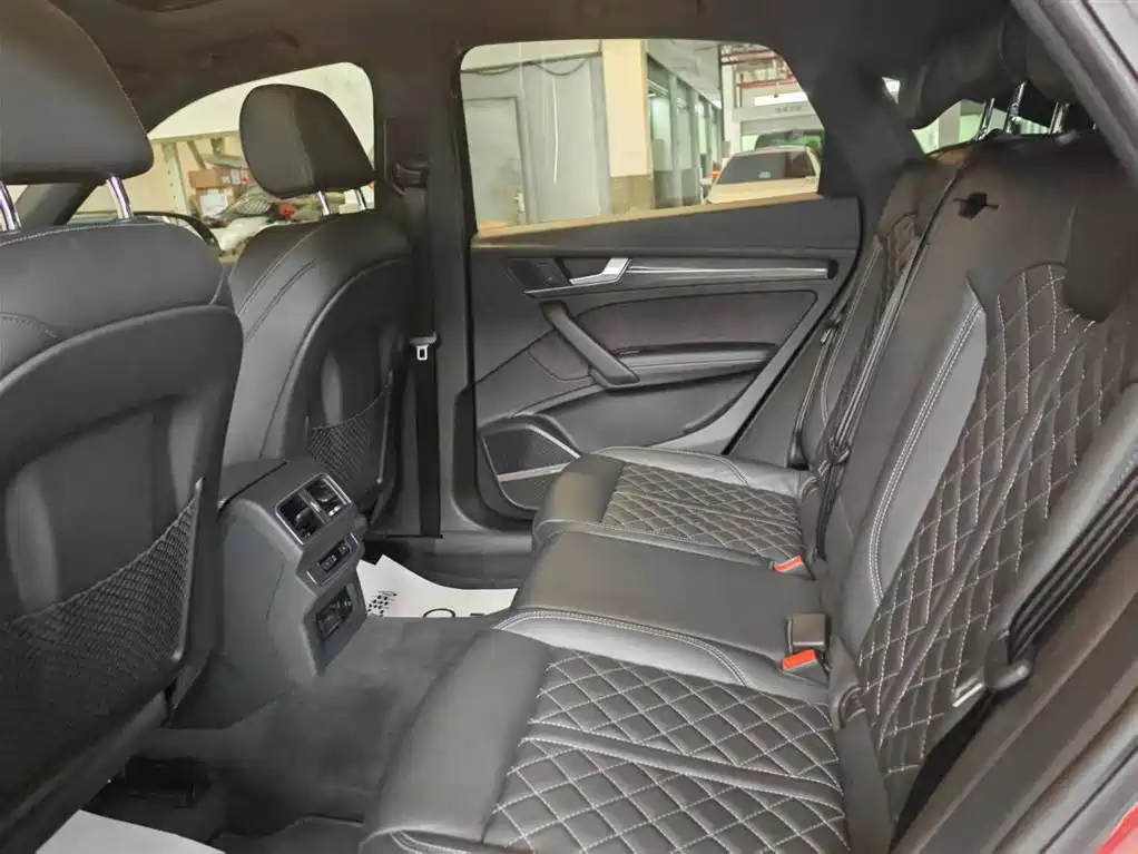 Audi Q5L Sportback — фото 15