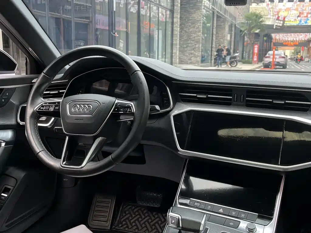 Audi A6L — фото 13