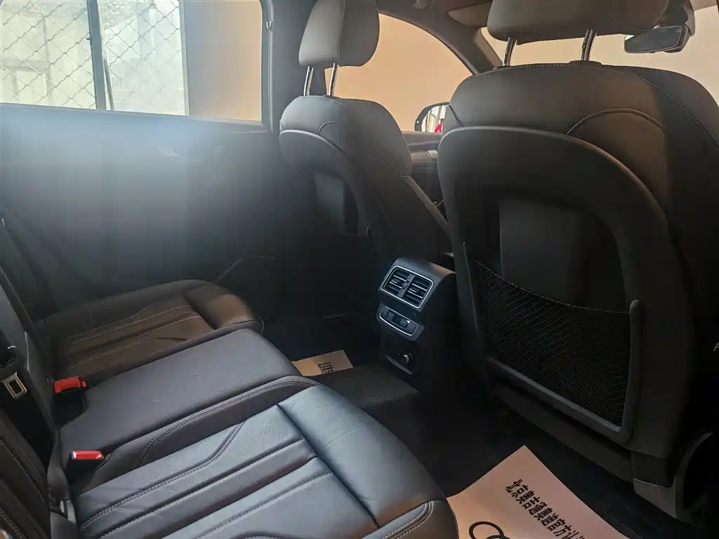 Audi Q5L Sportback — фото 13