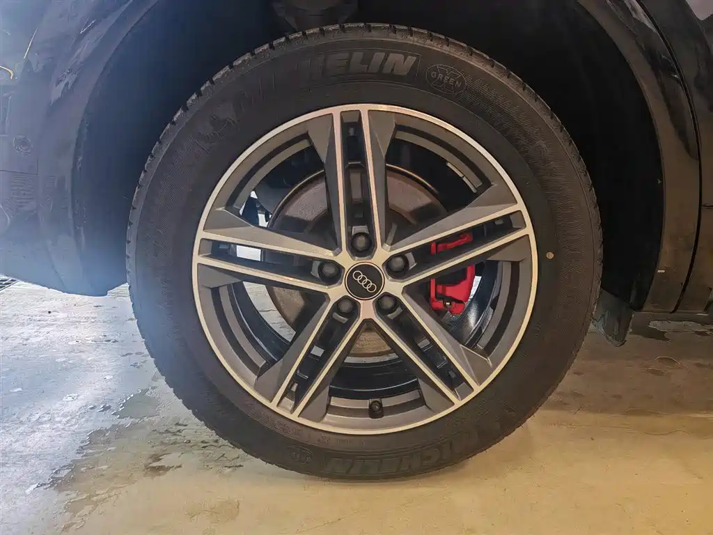 Audi Q5L Sportback — фото 14