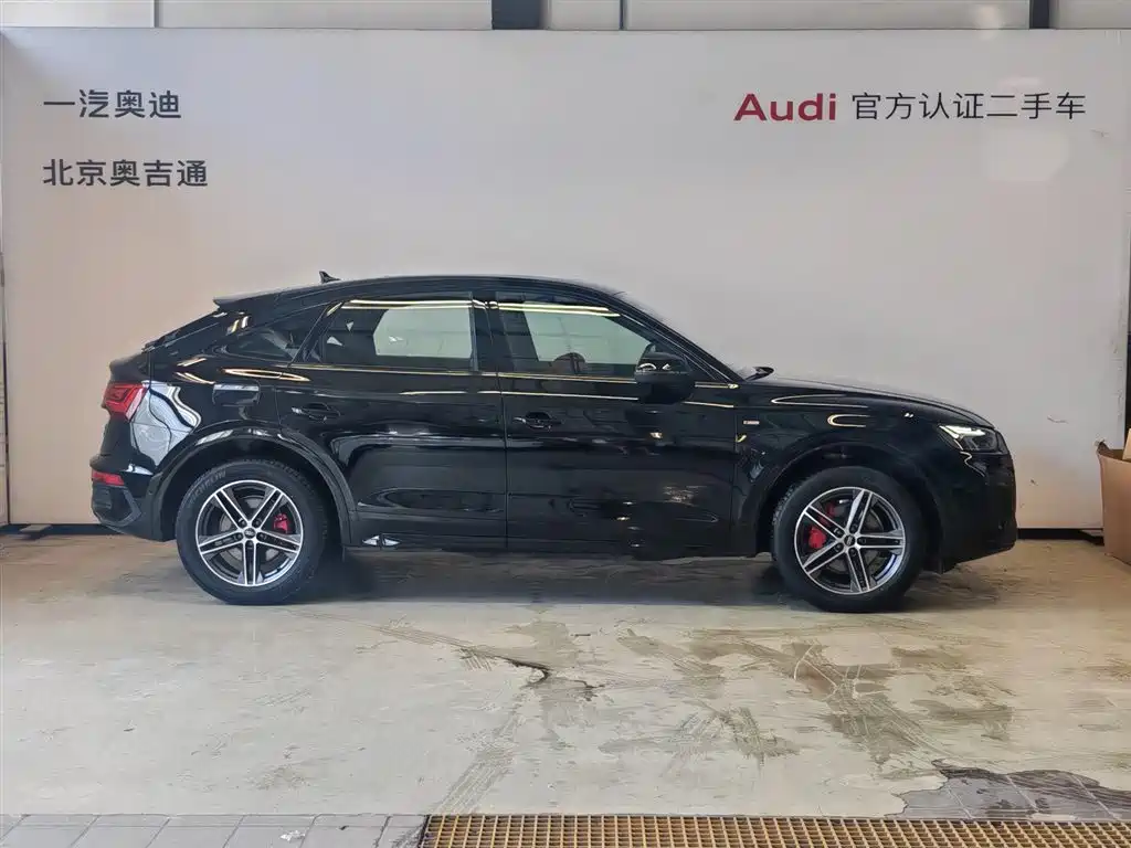 Audi Q5L Sportback — фото 4