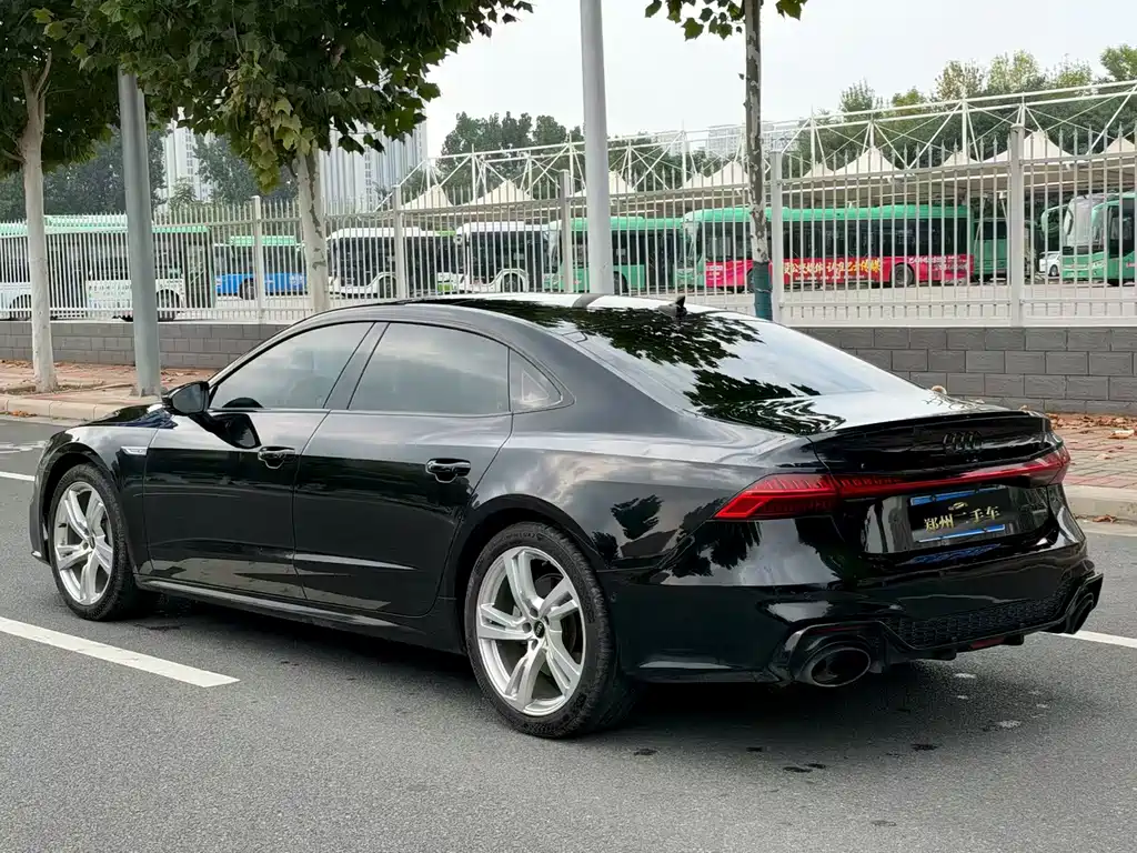 Audi A7L — фото 9