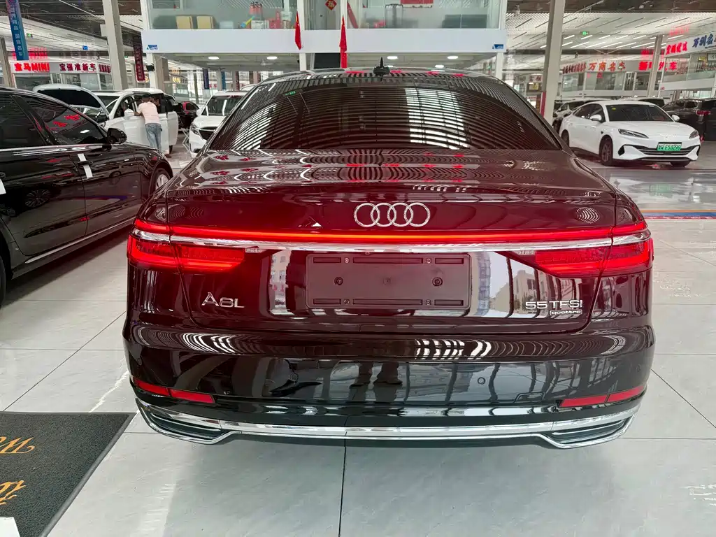 Audi A8 — фото 3