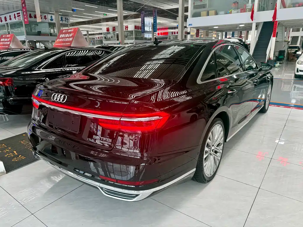 Audi A8 — фото 4