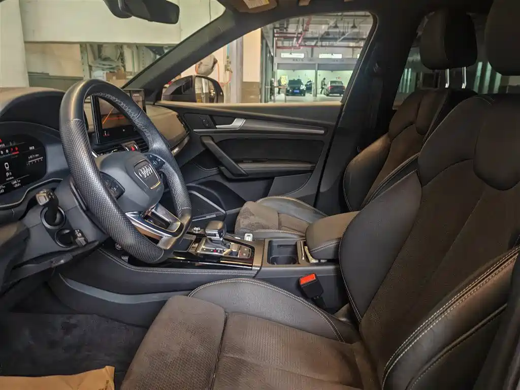 Audi Q5L Sportback — фото 15