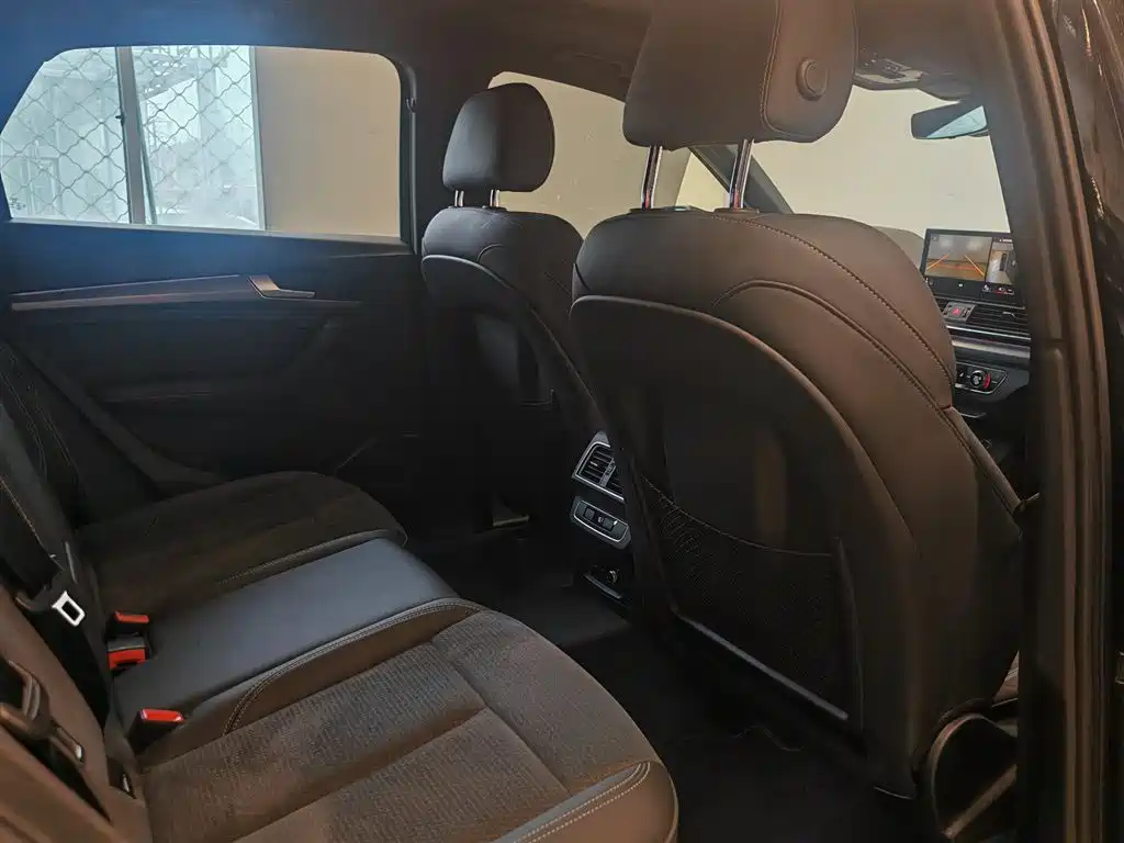 Audi Q5L Sportback — фото 19