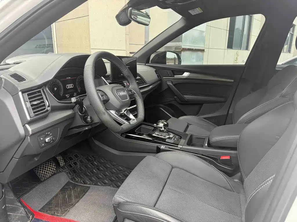Audi Q5L Sportback — фото 8