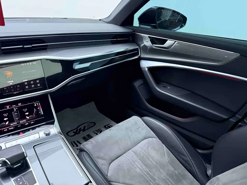 Audi A6L — фото 11