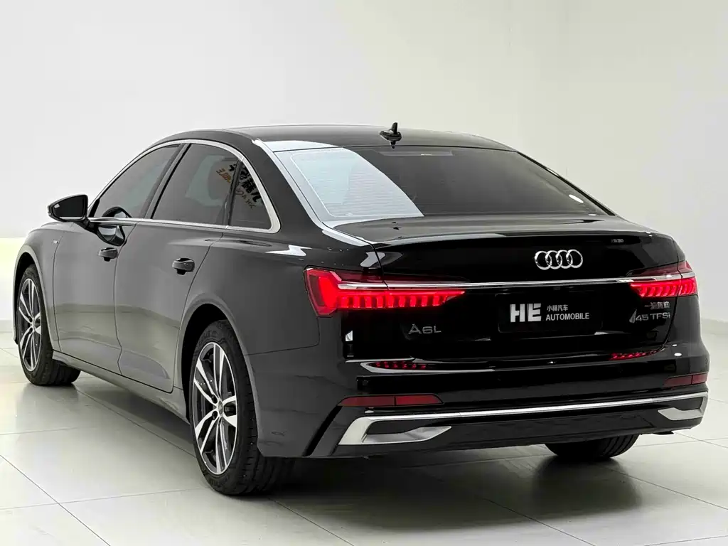Audi A6L — фото 6