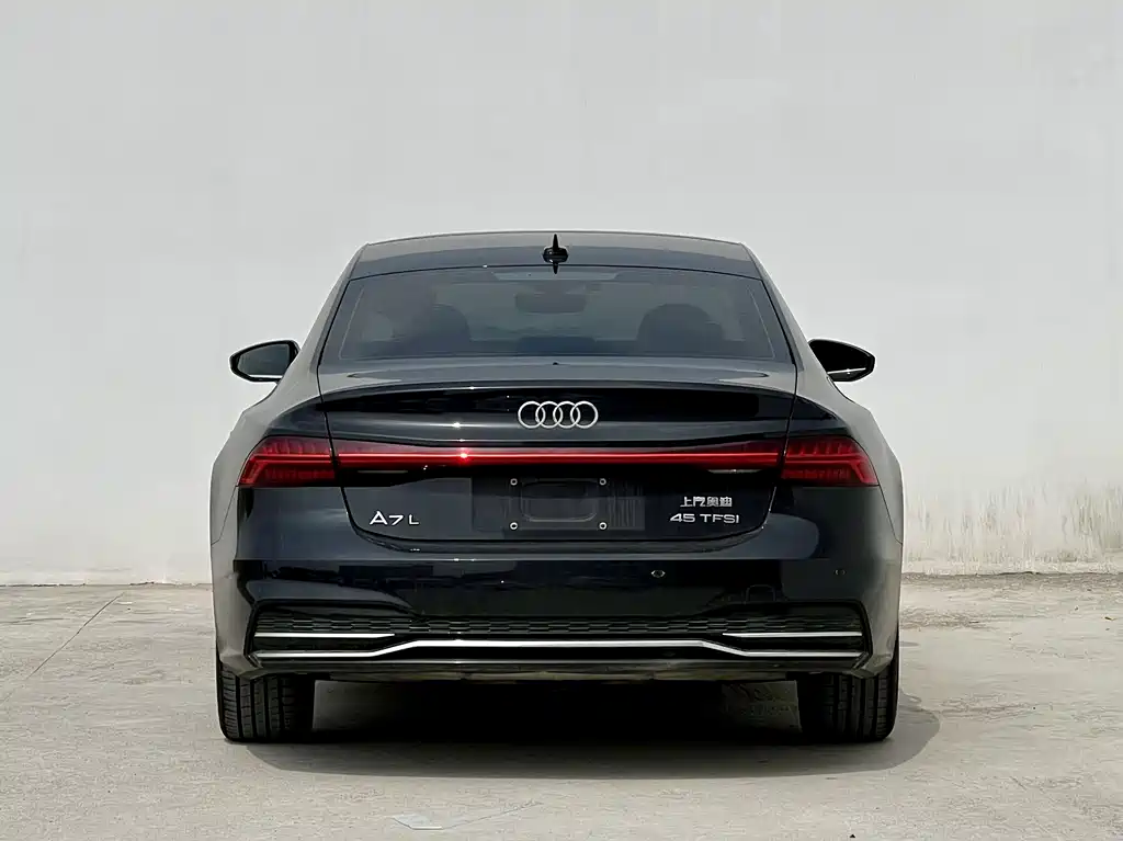Audi A7L — фото 8