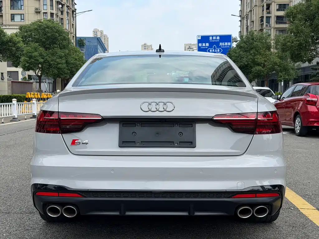 Audi S4 — фото 15