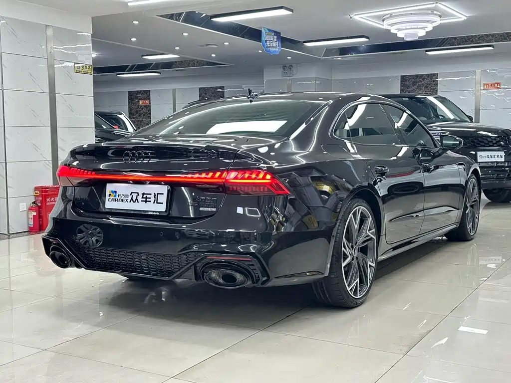 Audi A7L — фото 4