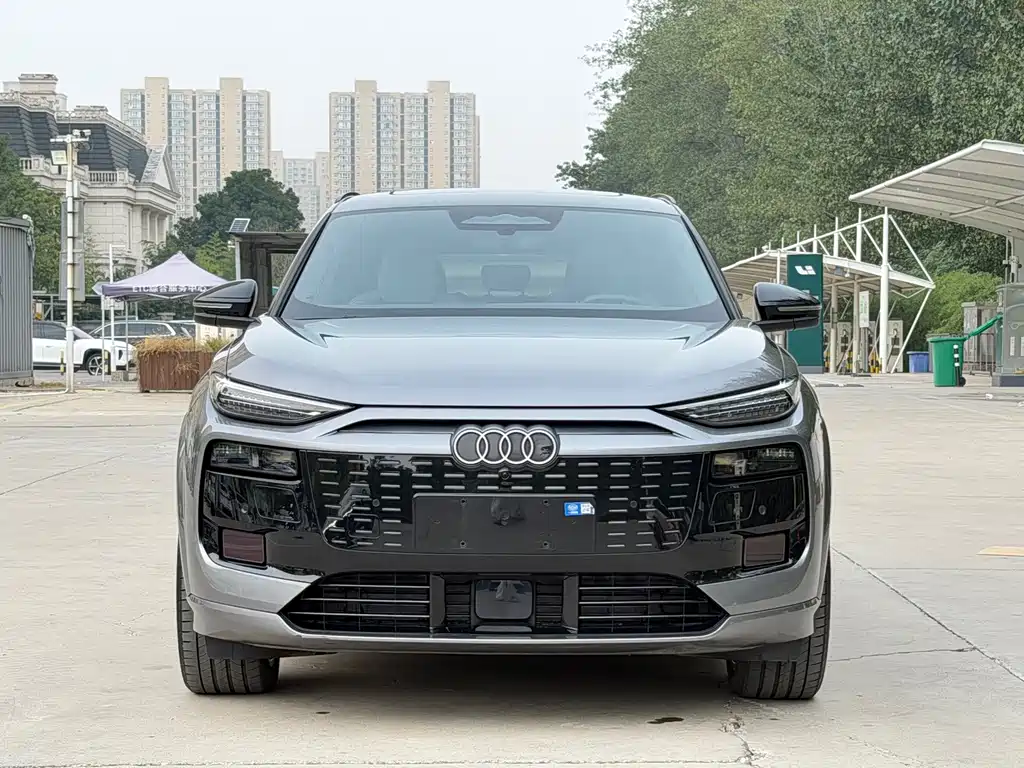 Audi Q6L e-tron — фото 2