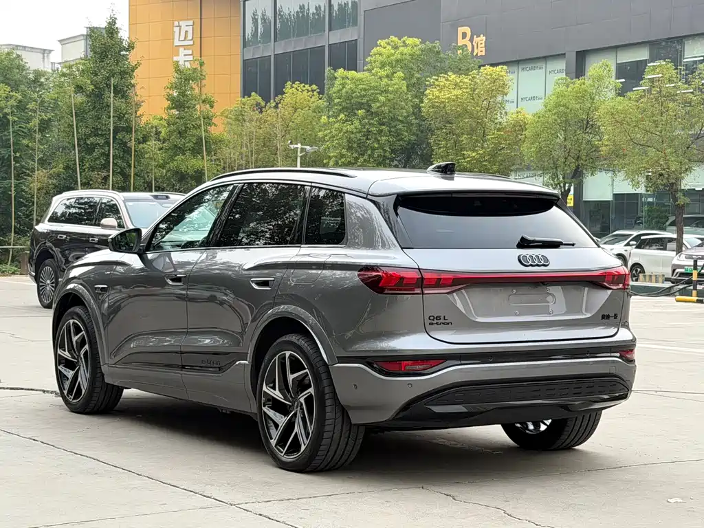 Audi Q6L e-tron — фото 7