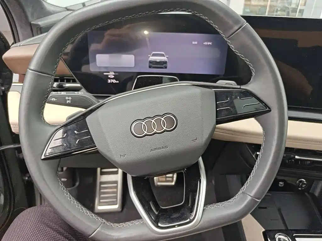 Audi Q6L e-tron — фото 11
