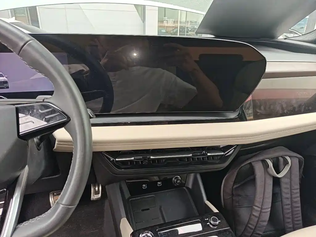 Audi Q6L e-tron — фото 13