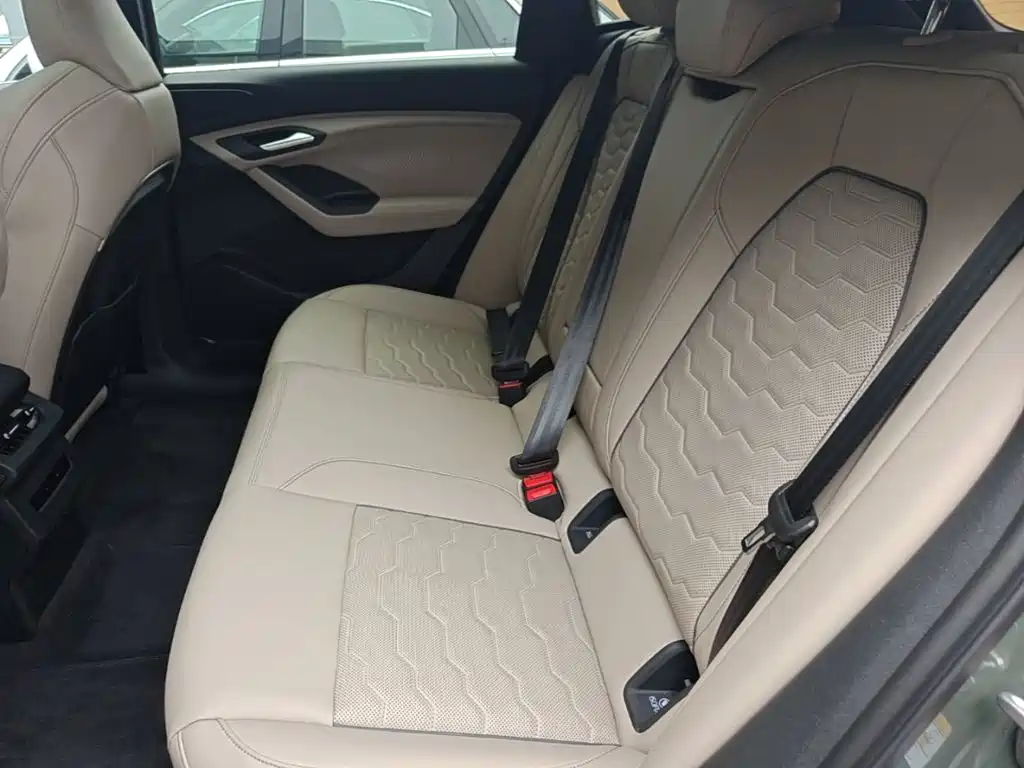 Audi Q6L e-tron — фото 17