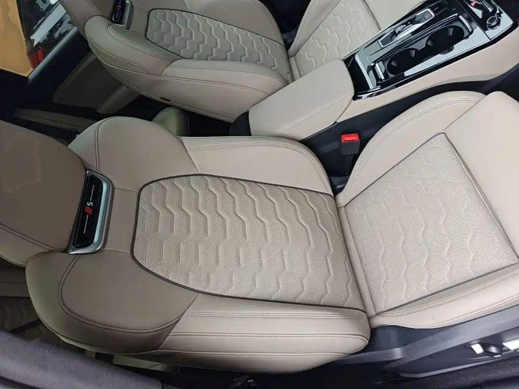Audi Q6L e-tron — фото 25