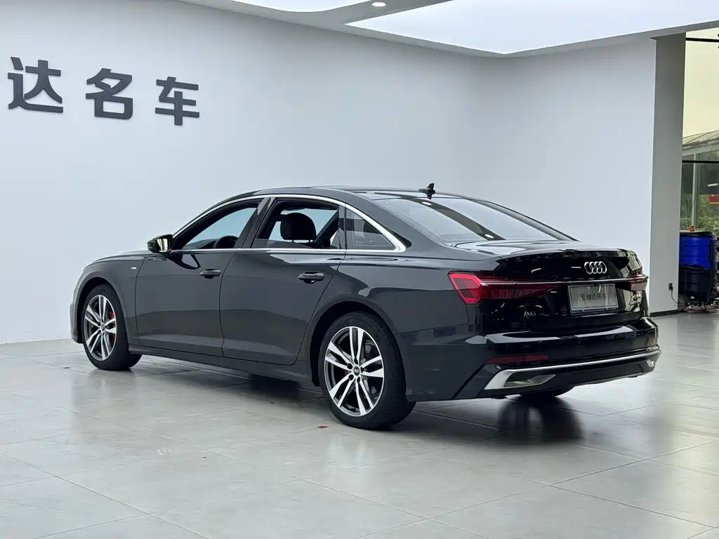 Audi A6L — фото 21